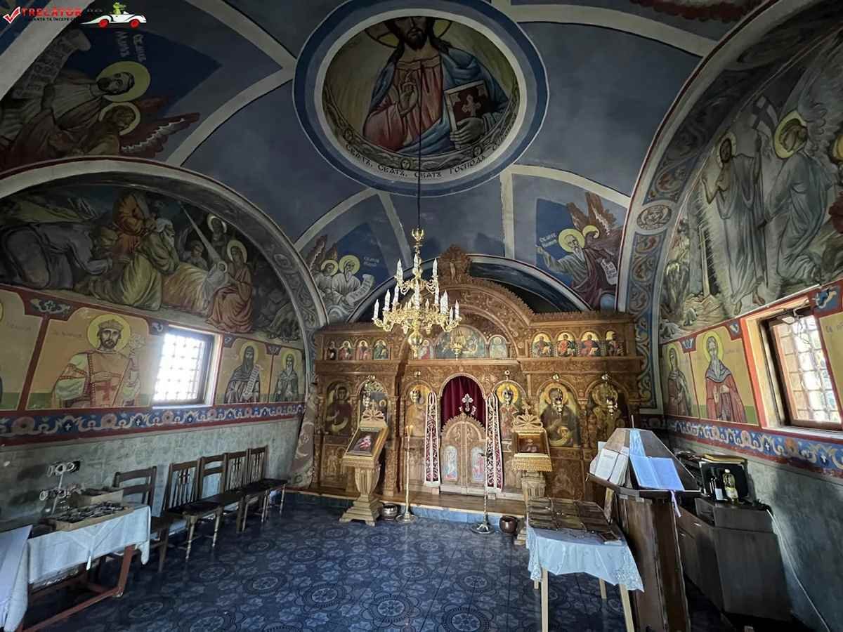 Петропавловски манастир - църква